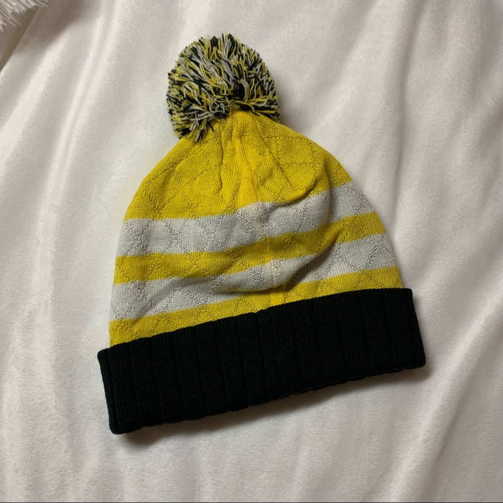 Hufflepuff Harry Potter Toque with Pompom Warner Bros - Picture 3 of 9